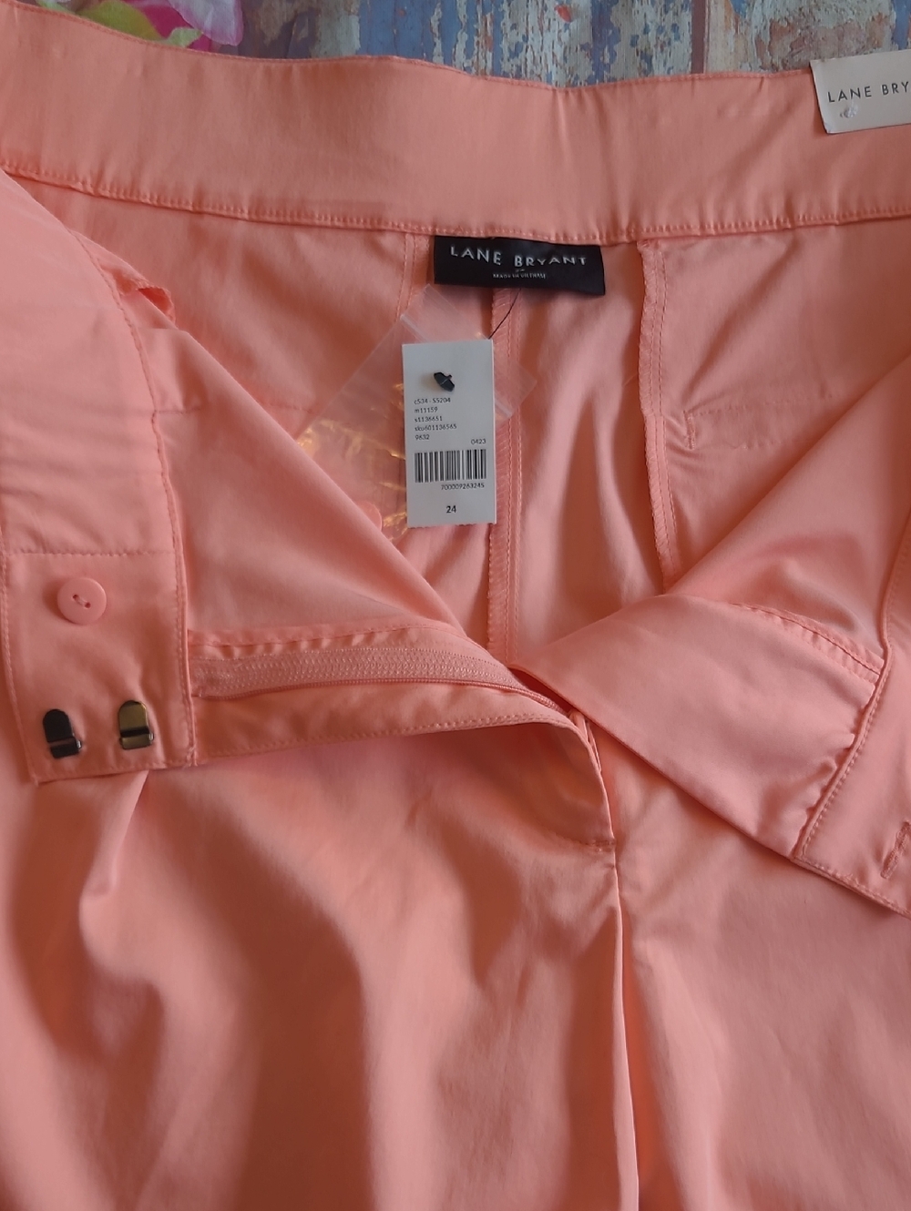 Lane Bryant sz‎ 24 Mid-Rise Shorts .. NWT - Picture 4 of 7